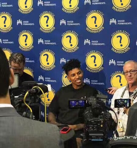 意大利队无纹身无社交媒体创传奇（远离社媒、无纹身的意大利队缔造传奇）