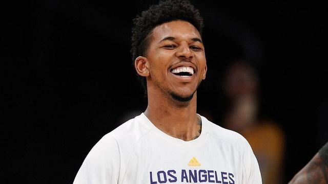 记者：阿隆索与多名皇马球员沟通过，表示愿意调整战术风格（记者：阿隆索已与多位皇马球员交流，愿调整战术打法）