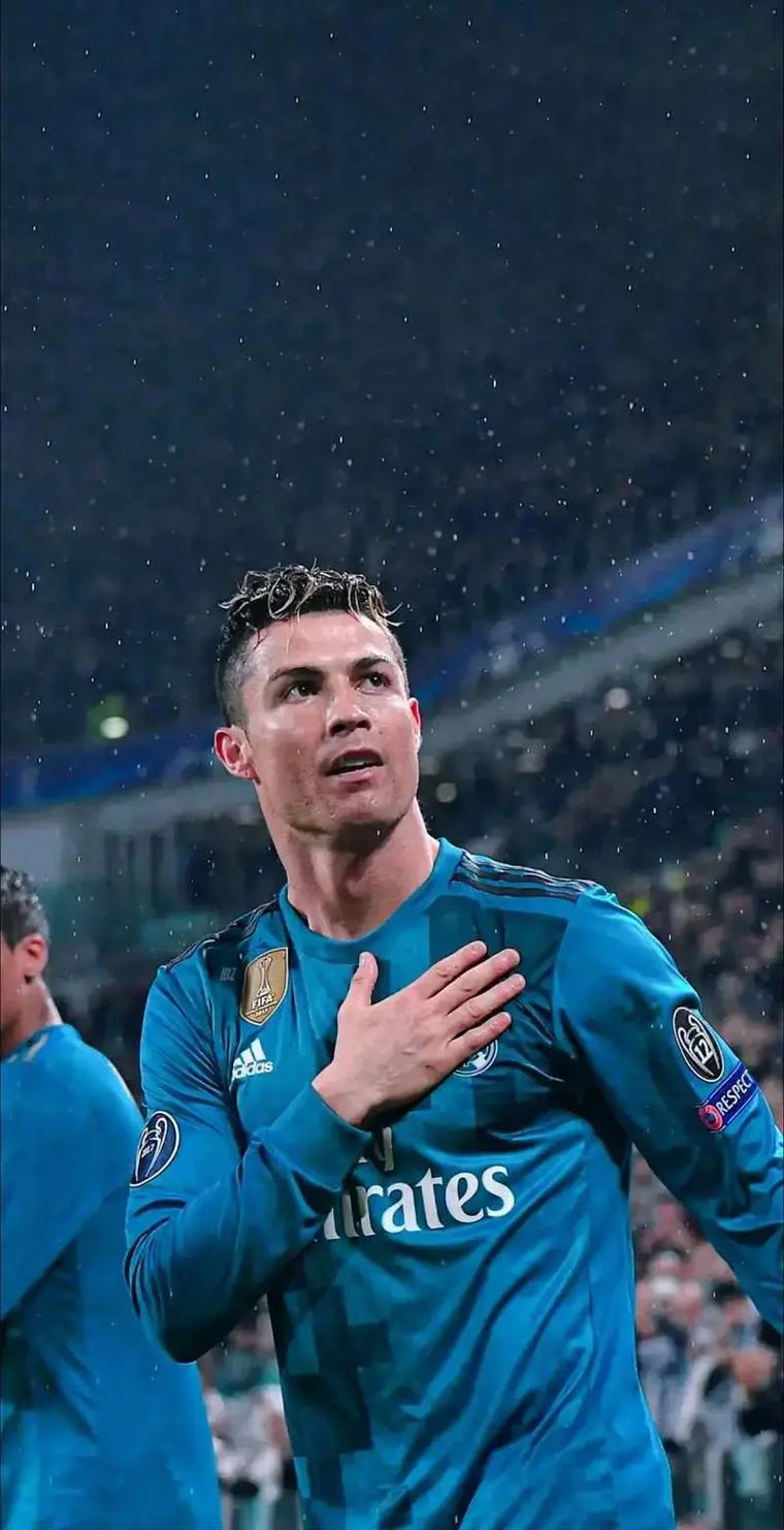 湖人浓眉哥篮下统治球队获胜（浓眉内线称王助湖人取胜）