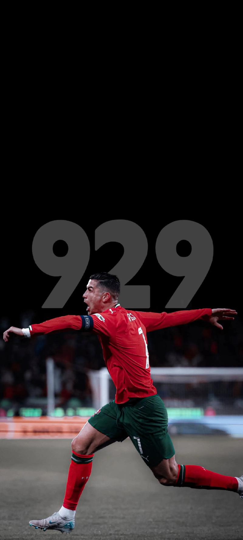 给爷整笑了，曼奇尼假意亲吻布鲁马多，将布鲁马多逗笑（这一幕笑翻了：曼奇尼作势亲吻布鲁马多，逗得对方当场大笑）