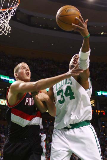 皇马各项赛事近19次对阵塞尔塔16胜3平，近11场保持全胜（皇马对塞尔塔近19场16胜3平，已收获11连胜）