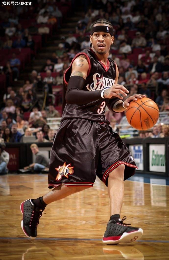 中超：武汉三镇2-0战胜上海申花（中超赛场：武汉三镇2-0力克上海申花）