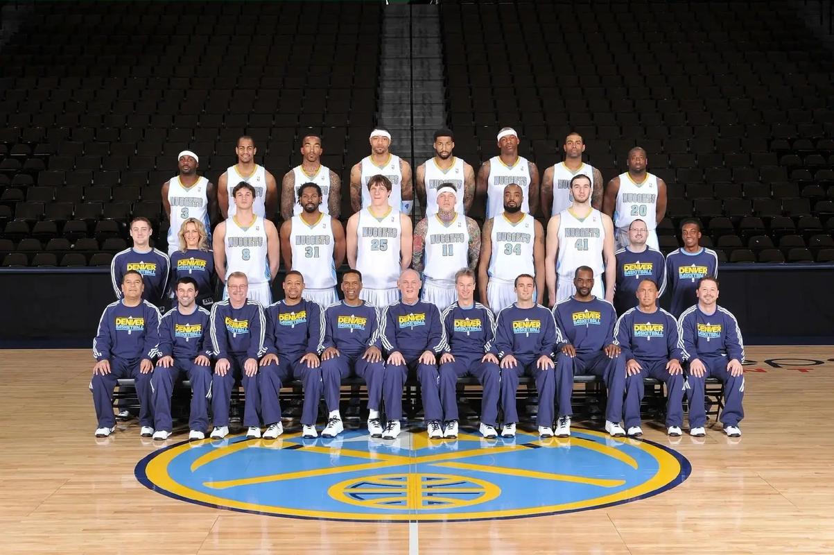 队报：朗斯将在冬窗签下莱比锡中场海达拉，转会费300万欧元（队报称朗斯将于冬窗以300万欧元引进莱比锡中场海达拉）