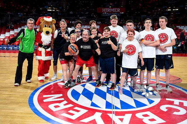 欧协联半场：乌切闪击破门，西塞疑似逃点，水晶宫1-0古比斯（欧协联半场战报：乌切闪击先拔头筹，西塞疑似逃点，水晶宫暂1-0领先古比斯）