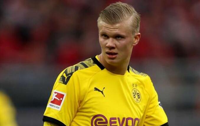 杨晨对话施拉普纳：中国球员不该只为钱踢球，留洋从乙级开始（杨晨与施拉普纳对话：中国球员不应唯钱是图，留洋应从乙级打起）